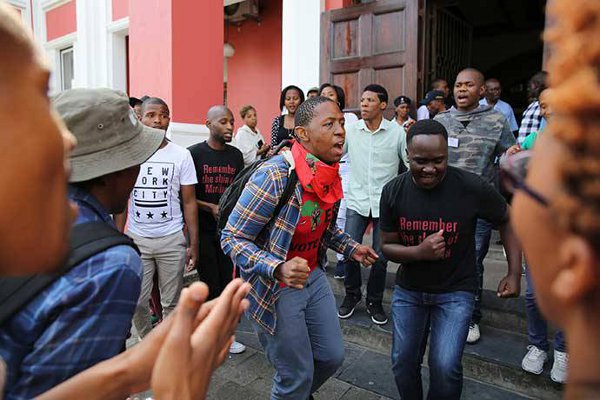 Fees_Commission_Disrupted_by_the_Students